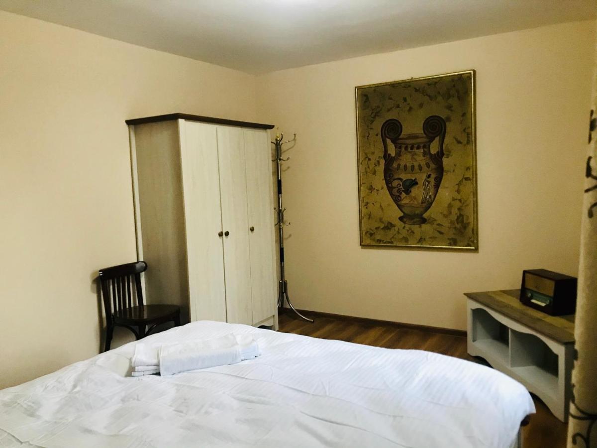 Apartament La Vila Curtea de Argeş Extérieur photo