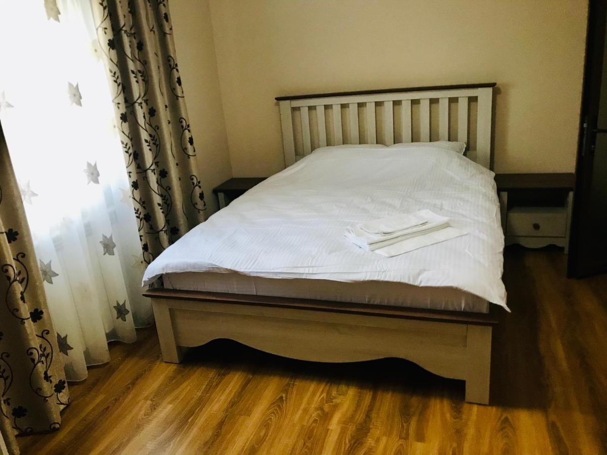 Apartament La Vila Curtea de Argeş Extérieur photo